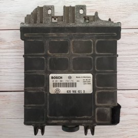 Блок управління двигуном Volkswagen Passat  0281001172 /173  028906021B 